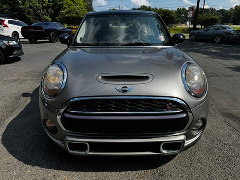 Used 2017 MINI Cooper S 4-Door Hardtop FWD image 8