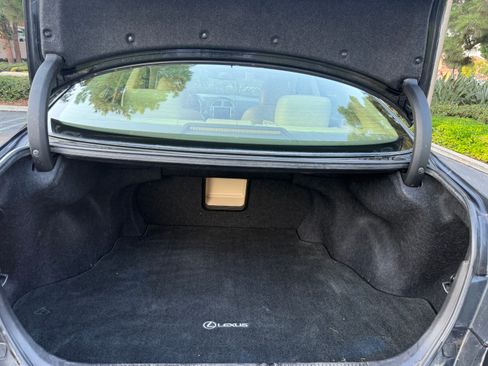 Used 2012 Lexus ES 350 w/ Luxury Pkg & Navigation FWD image 6