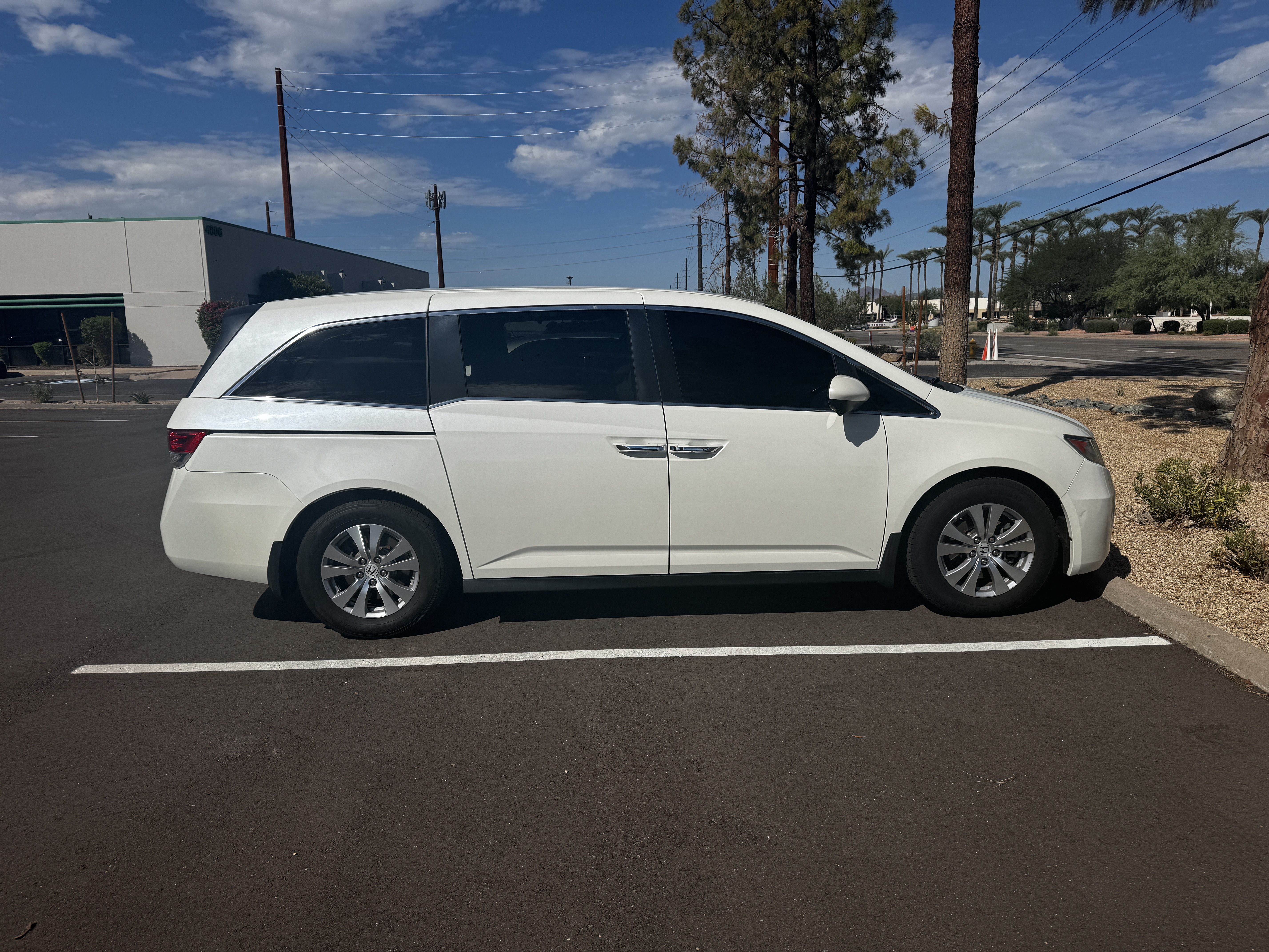 Used 2017 Honda Odyssey SE image 5