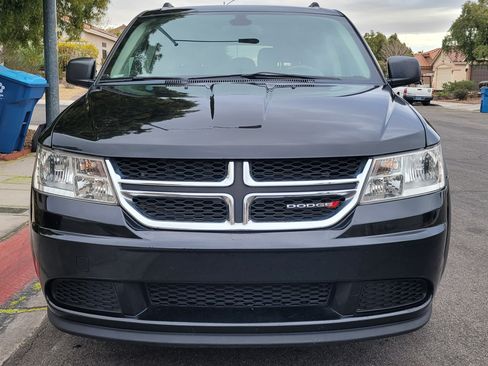 Used 2018 Dodge Journey SE image 3