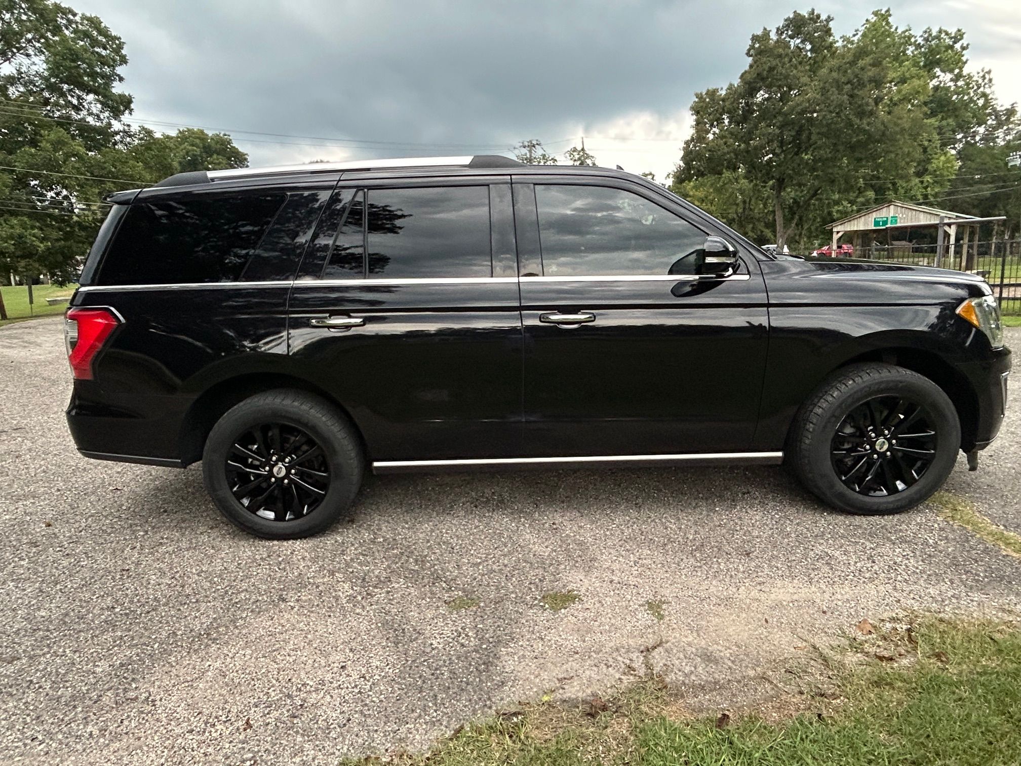 Used 2019 Ford Expedition 4WD Limited image 5