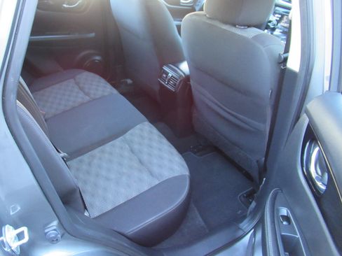 Used 2017 Nissan Rogue Sport SV image 19