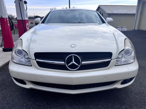 Used 2008 Mercedes-Benz CLS 550 image 3