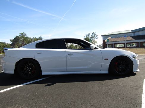 Used 2020 Dodge Charger Scat Pack image 6