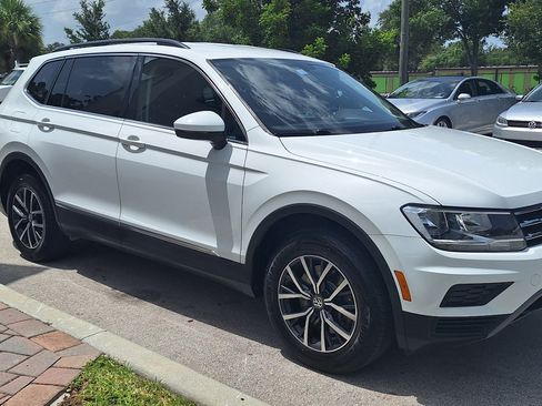 Used 2020 Volkswagen Tiguan FWD image 2