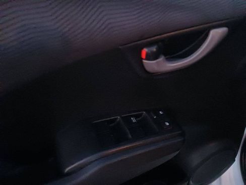 Used 2010 Honda Fit image 9