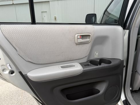 Used 2006 Toyota Highlander Sport image 16