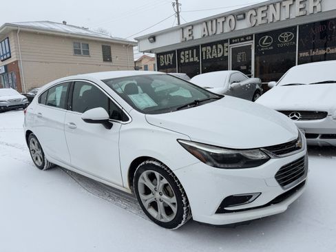 Used 2017 Chevrolet Cruze Premier image 4