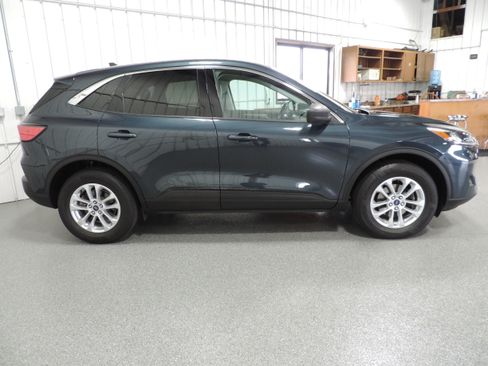 Used 2022 Ford Escape SE image 8