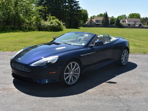 Used 2016 Aston Martin DB9 GT Volante RWD image 1