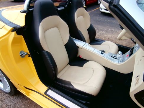 Used 2005 Chrysler Crossfire Limited image 27