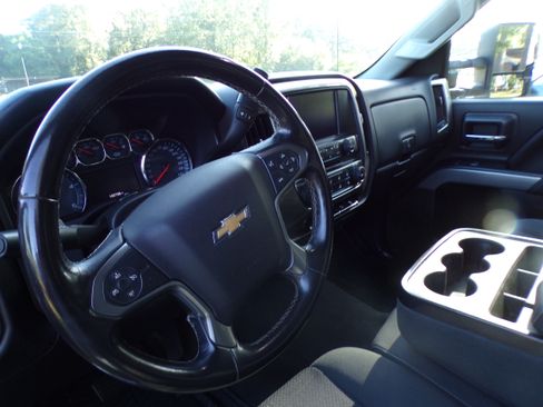 Used 2018 Chevrolet Silverado 2500 4x4 Crew Cab LT image 12