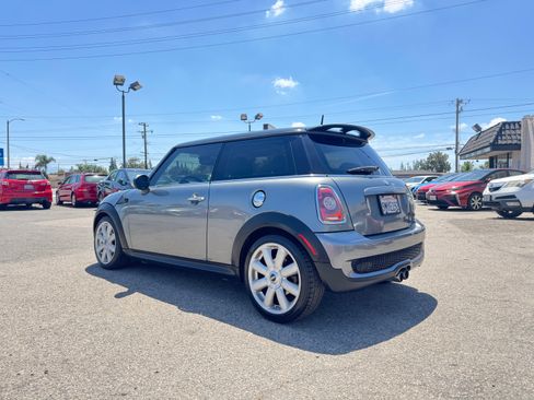 Used 2010 MINI Cooper S 2-Door Hardtop FWD image 5