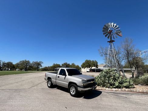 Used 2004 Chevrolet Silverado 1500 LS image 11