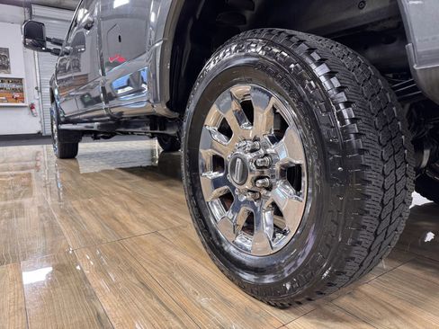 Used 2019 Ford F250 Lariat w/ Lariat Ultimate Package image 10