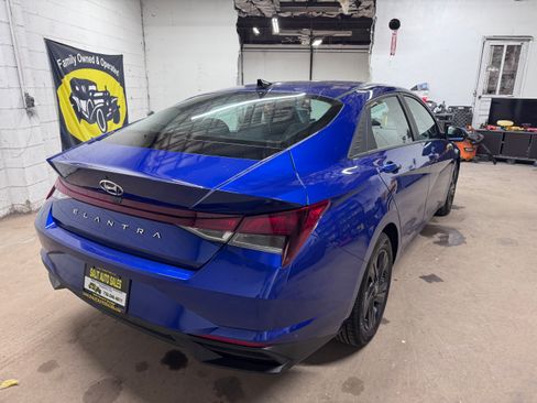 Used 2023 Hyundai Elantra SEL image 32