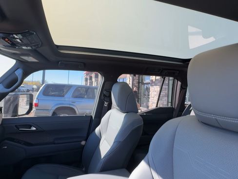 Used 2025 Lexus GX 550 image 22