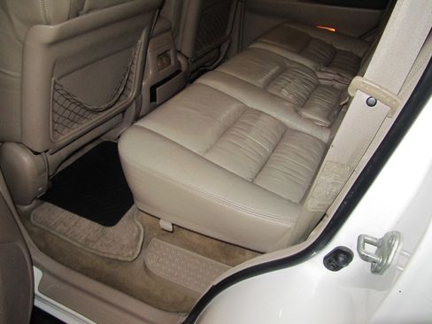 Used 2000 Toyota Land Cruiser image 18