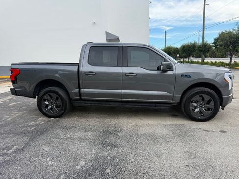 Used 2024 Ford F150 Lightning 4x4 SuperCrew Lariat image 5