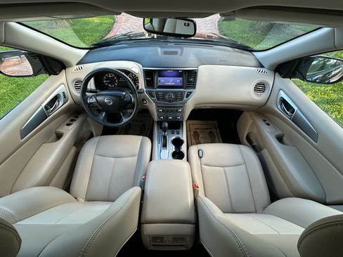 Used 2017 Nissan Pathfinder SL image 8