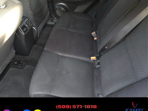 Used 2018 Nissan Rogue Sport S image 18