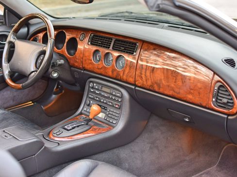 Used 2000 Jaguar XK8 image 23