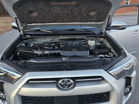 Used 2022 Toyota 4Runner SR5 Premium image 19