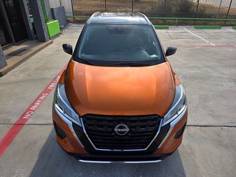 Used 2022 Nissan Kicks SV image 6
