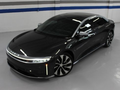 Used 2023 Lucid Air Grand Touring image 3