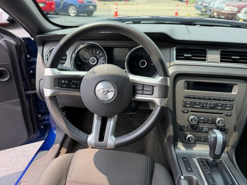 Used 2014 Ford Mustang Convertible RWD image 15