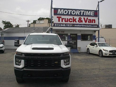 Used 2022 Chevrolet Silverado 2500 W/T AWD/4WD image 2