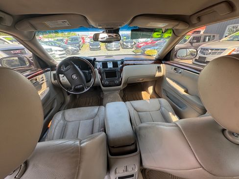 Used 2008 Cadillac DTS FWD image 5