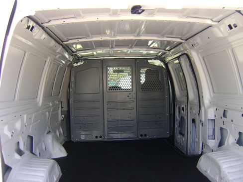 Used 2013 Ford E-150 and Econoline 150 UNAVAIL RWD image 10