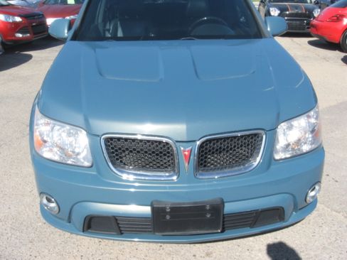 Used 2008 Pontiac Torrent AWD GXP image 2