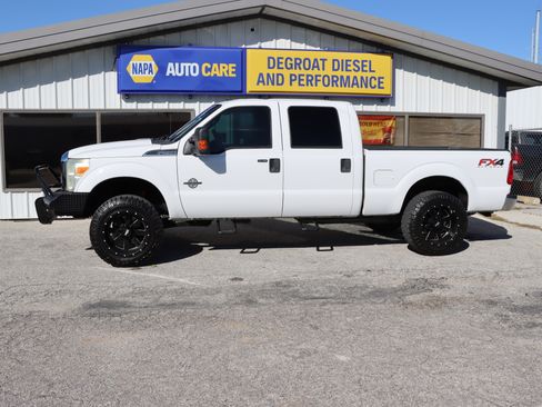 Used 2015 Ford F250 XLT image 1