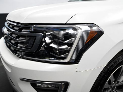 Used 2020 Ford Expedition Limited image 9