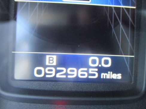 Used 2014 Subaru Legacy 3.6R Limited AWD/4WD image 9