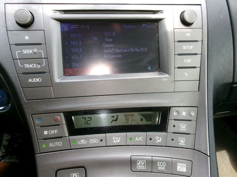 Used 2014 Toyota Prius Two image 13