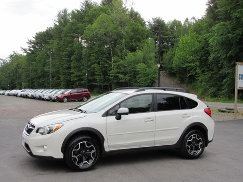 Used 2015 Subaru XV Crosstrek 2.0i Premium AWD/4WD image 2