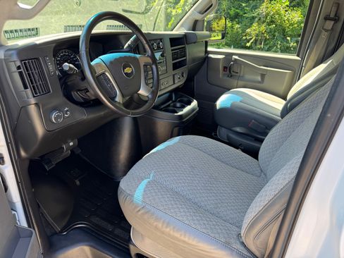 Used 2016 Chevrolet Express 3500 LT Extended Passenger RWD image 5