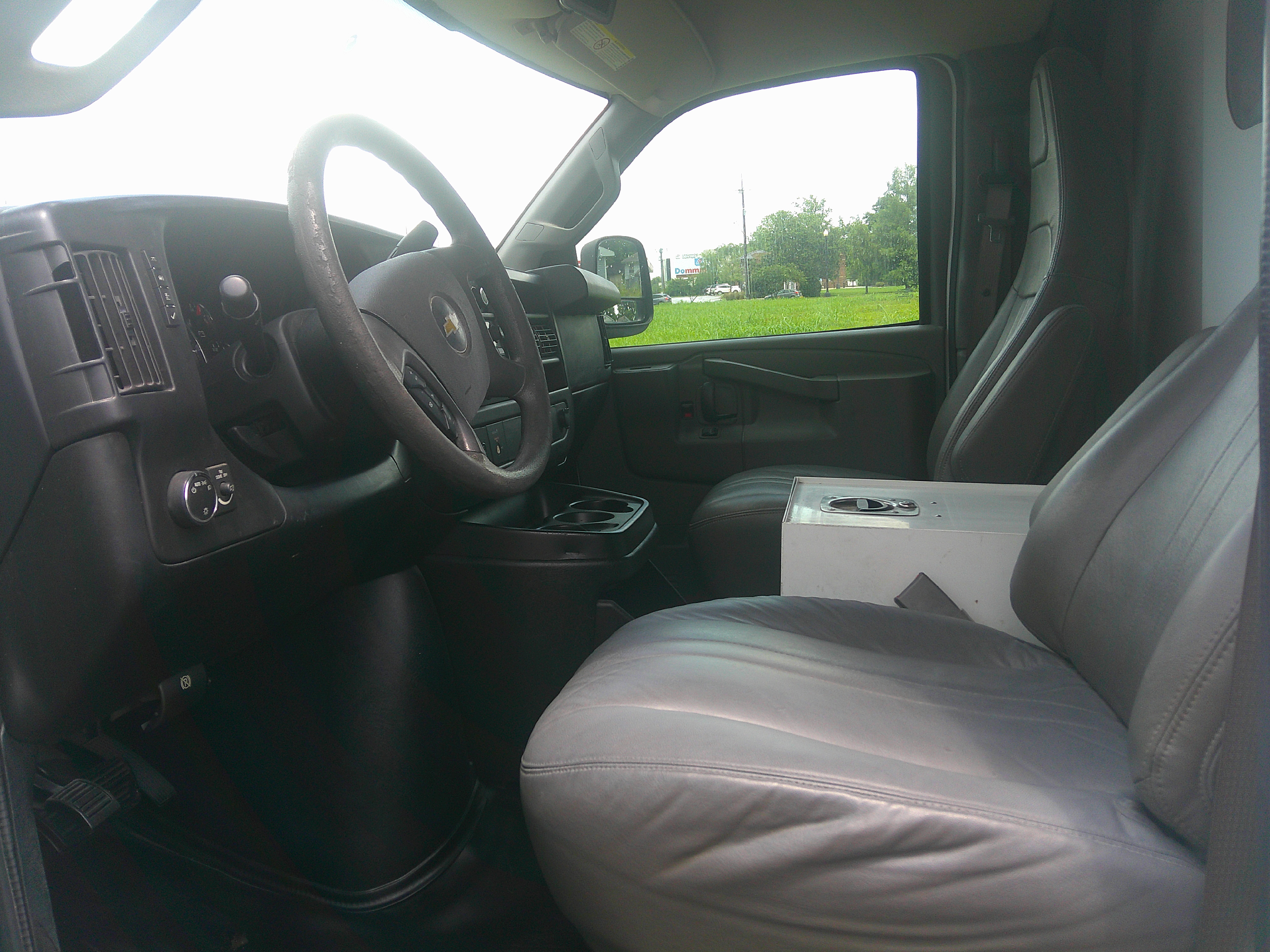 Used 2017 Chevrolet Express 3500 UNAVAIL RWD image 7