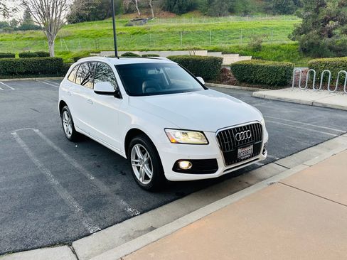 Used 2017 Audi Q5 Premium Plus image 1