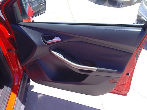 Used 2012 Ford Focus SEL Hatchback FWD image 11