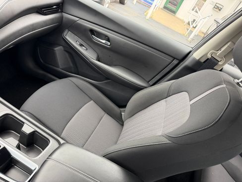 Used 2025 Nissan Sentra SV FWD image 12