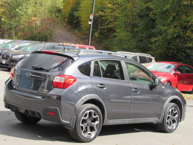 Used 2013 Subaru XV Crosstrek 2.0i Limited AWD/4WD image 9