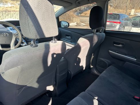 Used 2013 Toyota Prius V Three image 11