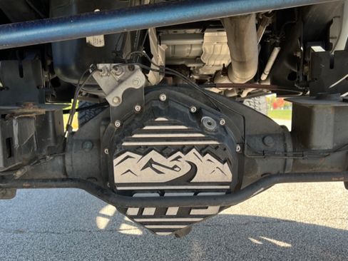 Used 2015 RAM 2500 4x4 Mega Cab Laramie image 33