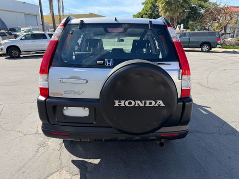 Used 2005 Honda CR-V LX image 8