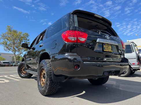 Used 2012 Toyota Sequoia Platinum image 6