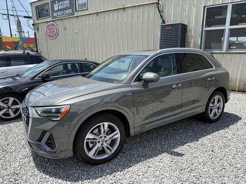 Used 2020 Audi Q3 quattro 2.0T Premium w/ S Line AWD/4WD image 3